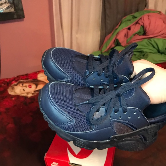 Nike huaraches “Navy Blue” size 5.5 - Picture 4 of 4